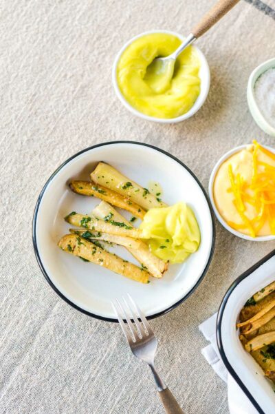 Rezept Petersilienwurzelsuppe Pastinaken Pommes Mit Zweierlei Dips