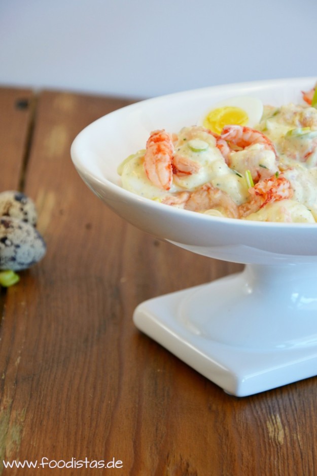 Eiersalat mit Flusskrebsschwänzen, Lauchzwiebeln