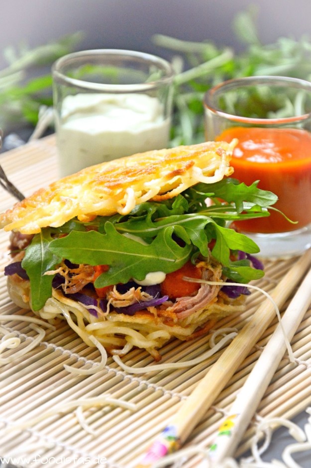 Ramen Burger mit Pulled Pork und Kimchi 1