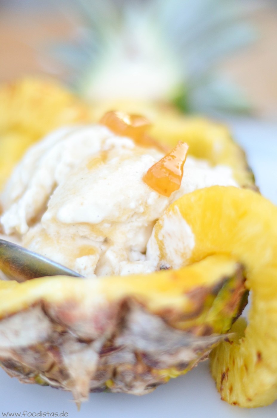 Gegrillte Ananas mit Kokoseis › foodistas.de