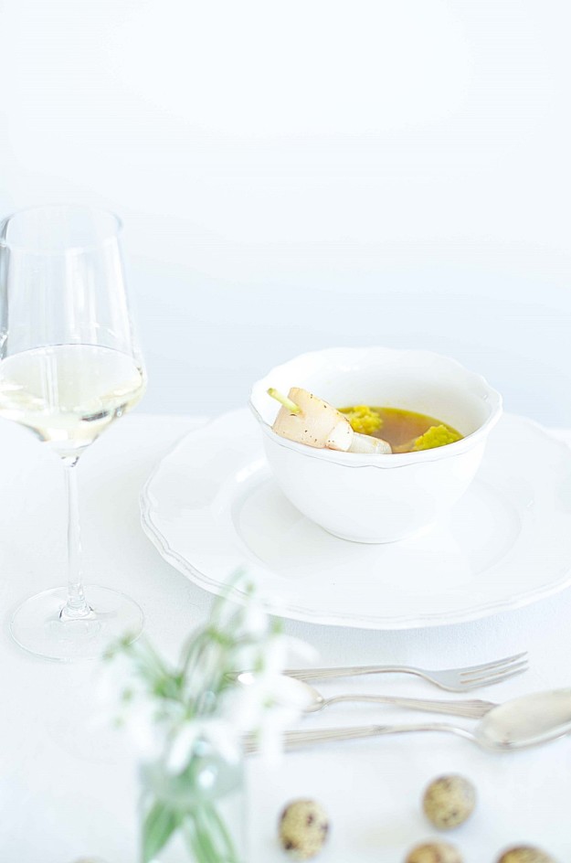 Zitronengrassuppe mit Jakobsmuscheln