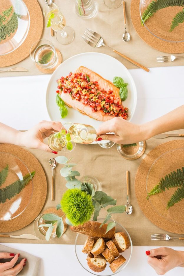 Feinster Lachs mit einer Erdbeer-Maracuja-Salsa