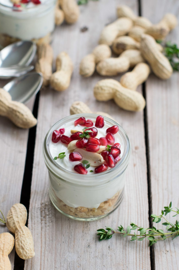 Ziegencheesecake mit Erdnussboden