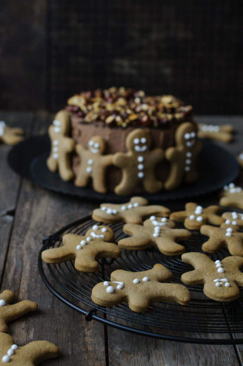 Lebkuchentorte mit karamellisierten Haselnüssen, Schokoladen Ganache ...