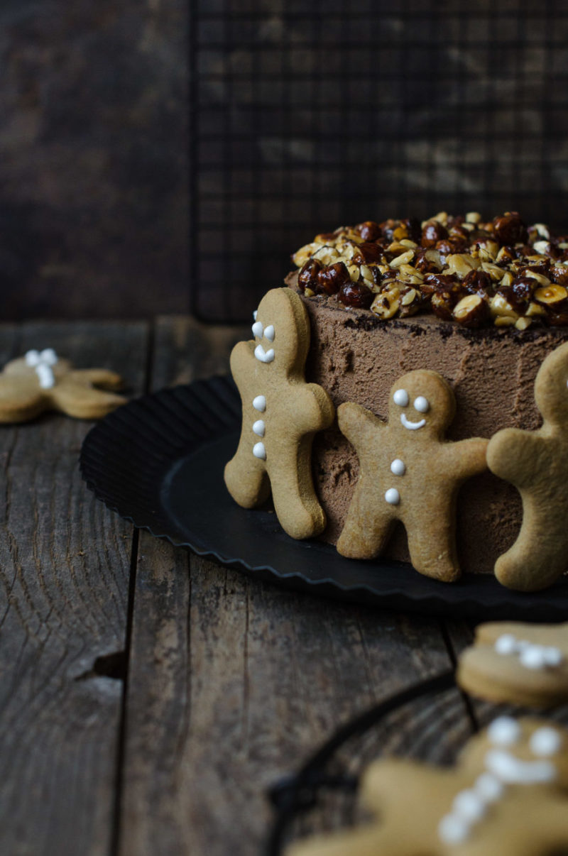 Lebkuchentorte mit karamellisierten Haselnüssen, Schokoladen Ganache ...