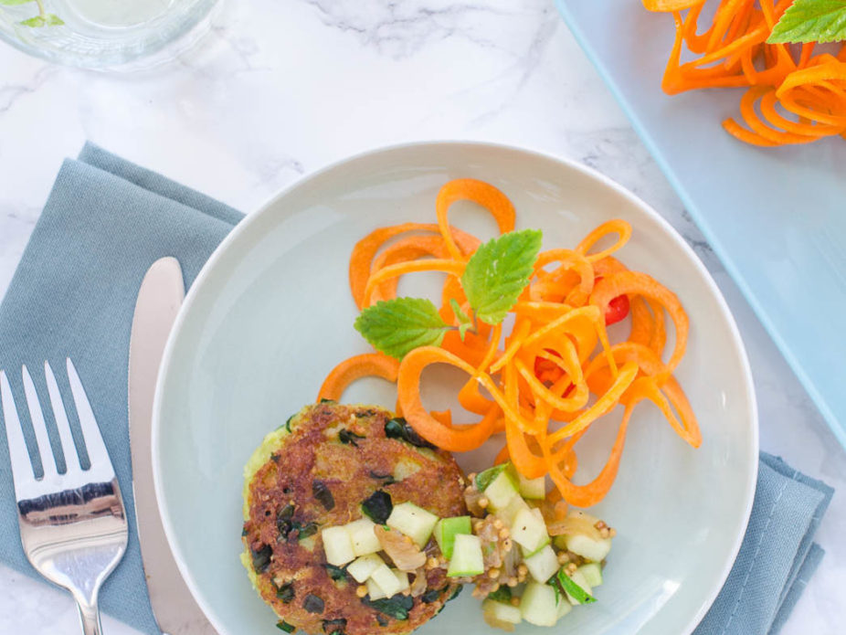 Kartoffel Spinat Taler mit Apfel Süßkraut Chutney toom Baumarkt