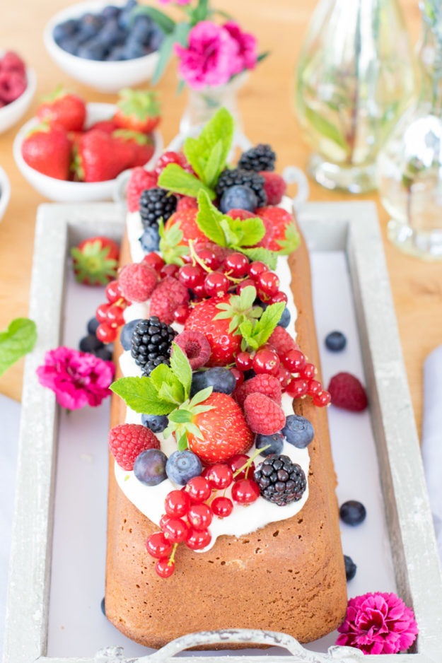 Mascarponekuchen mit Beeren