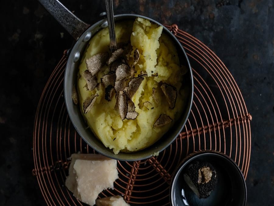 Bauchgold Kartoffel-Trüffel Ravioli mit Steinpilzen