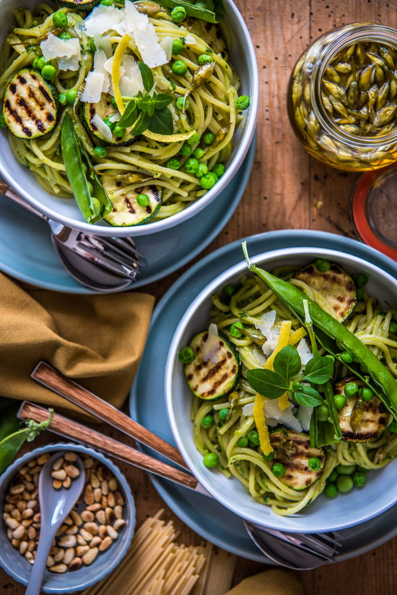 Bärlauchknospen Pasta mit Zucchini und Avocado