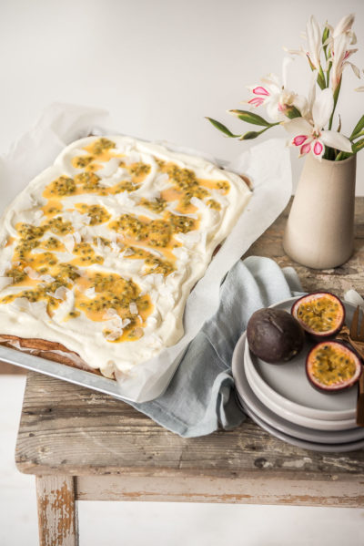 Maracuja Kuchen mit dreierlei Milch, Backen mit Eierlikör › foodistas.de
