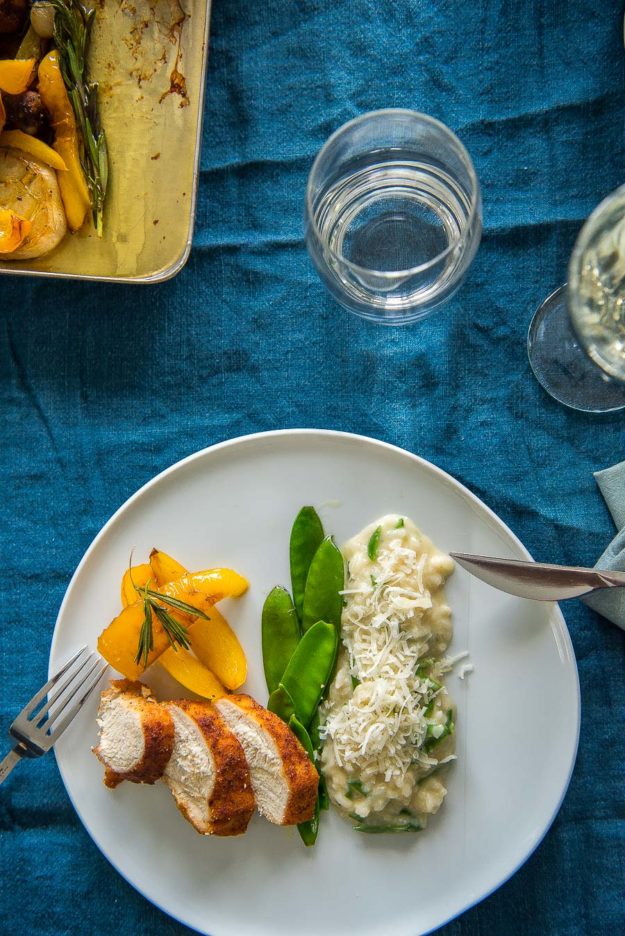 Maishähnchen mit Zuckerschoten Risotto