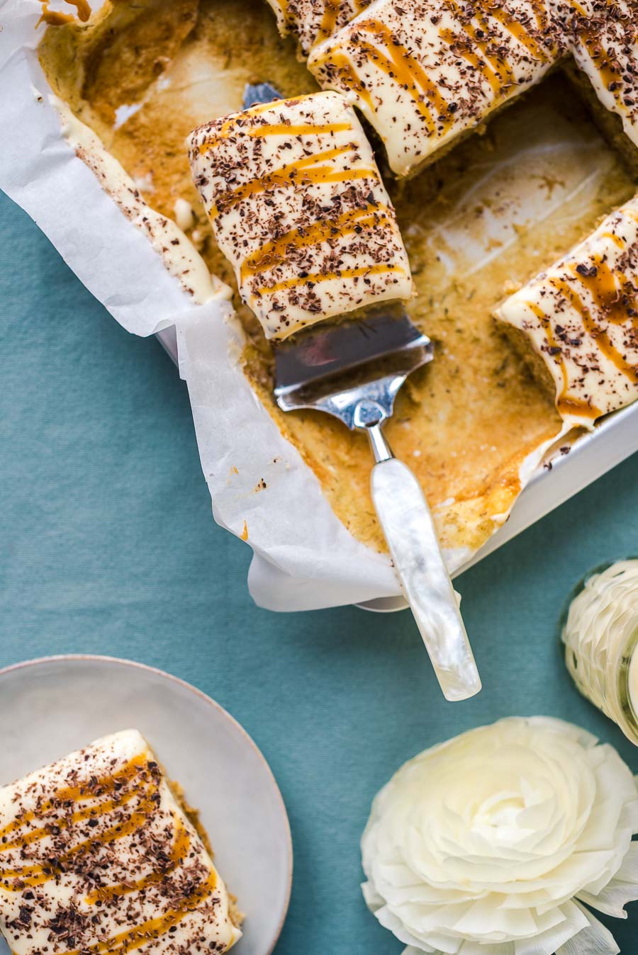 Buttermilch Bananen-Kuchen mit Karamell und Frischkäse Frosting ...