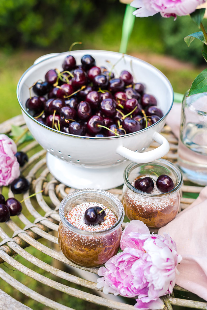Kirsch-Marzipan-Küchlein im Glas, erfrischende Kirsch-Minz-Limonade ...