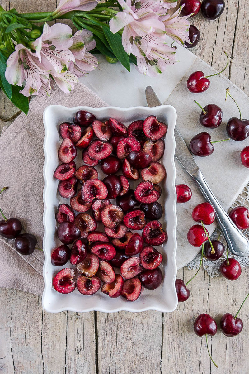 Kirsch Clafoutis ein französischer Klassiker mit Mandeln › foodistas.de