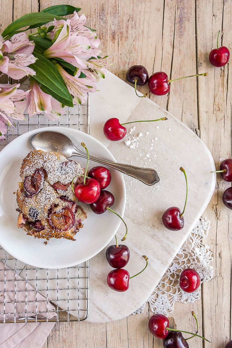 Kirsch Clafoutis ein französischer Klassiker mit Mandeln › foodistas.de