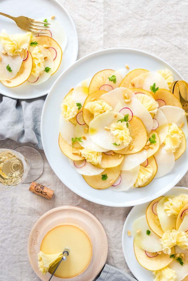 Kohlrabi Carpaccio mit Tete de Moine