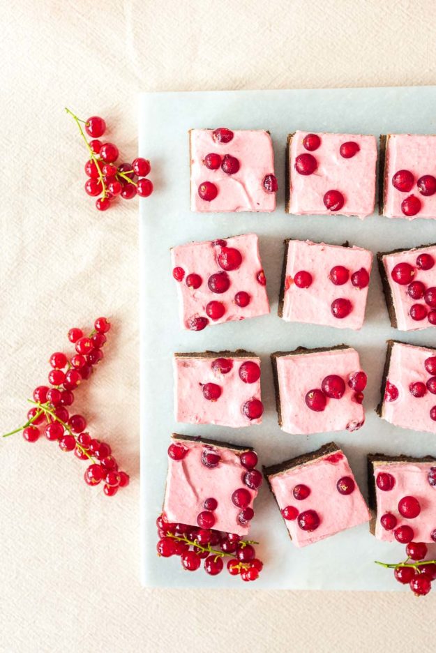 Johannisbeer-Cheesecake-Brownies