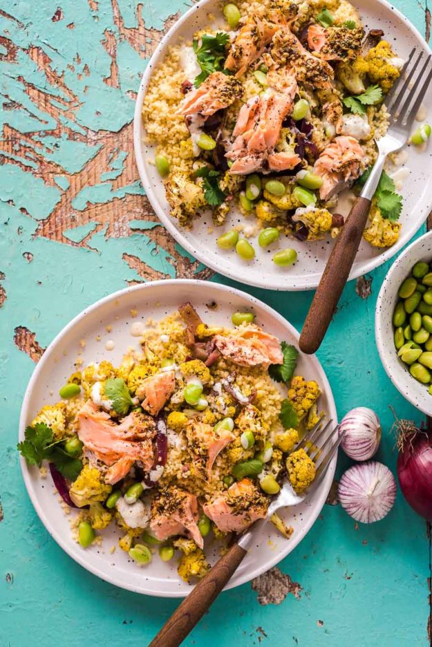 Libanesischer Ofenlachs mit Blumenkohl und Edamame