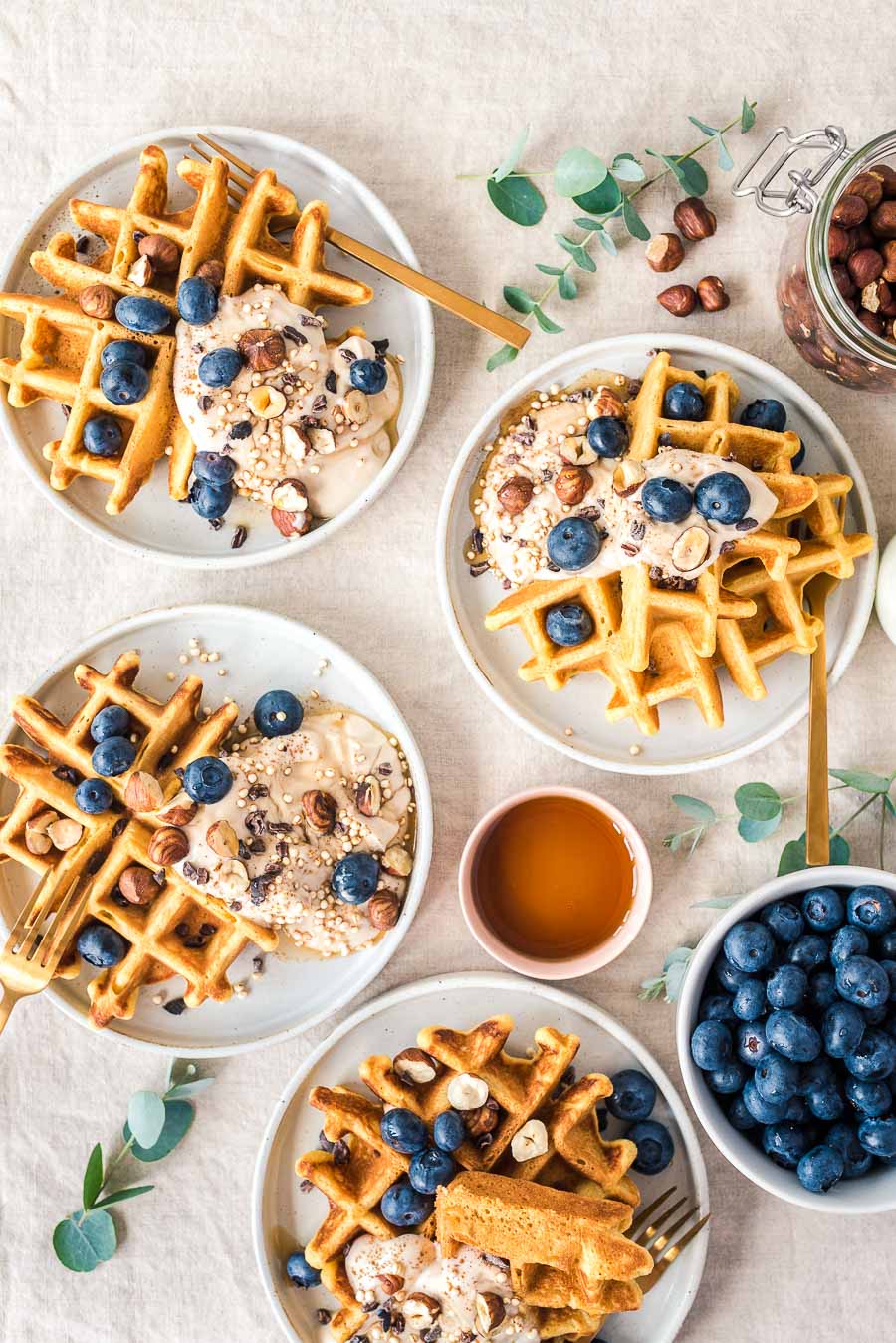 Frühstückswaffeln mit Haselnussquark