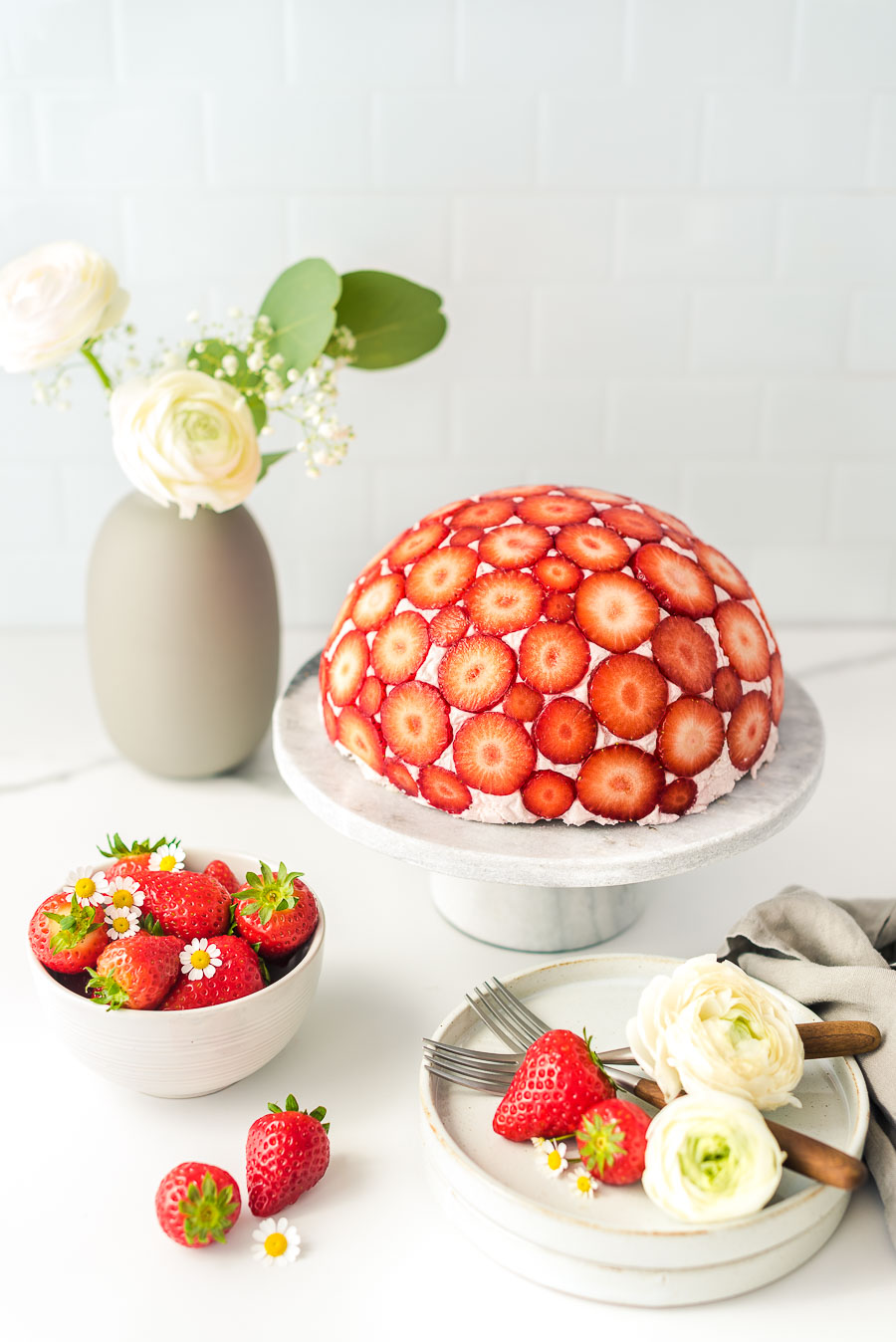 Muttertag Erdbeer Kuppeltorte