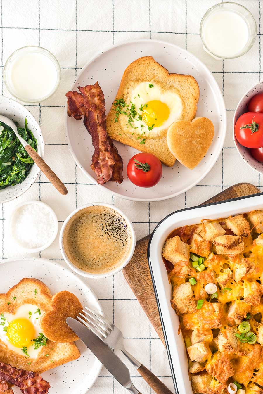 Vatertag Breakfast Casserolle und Toast