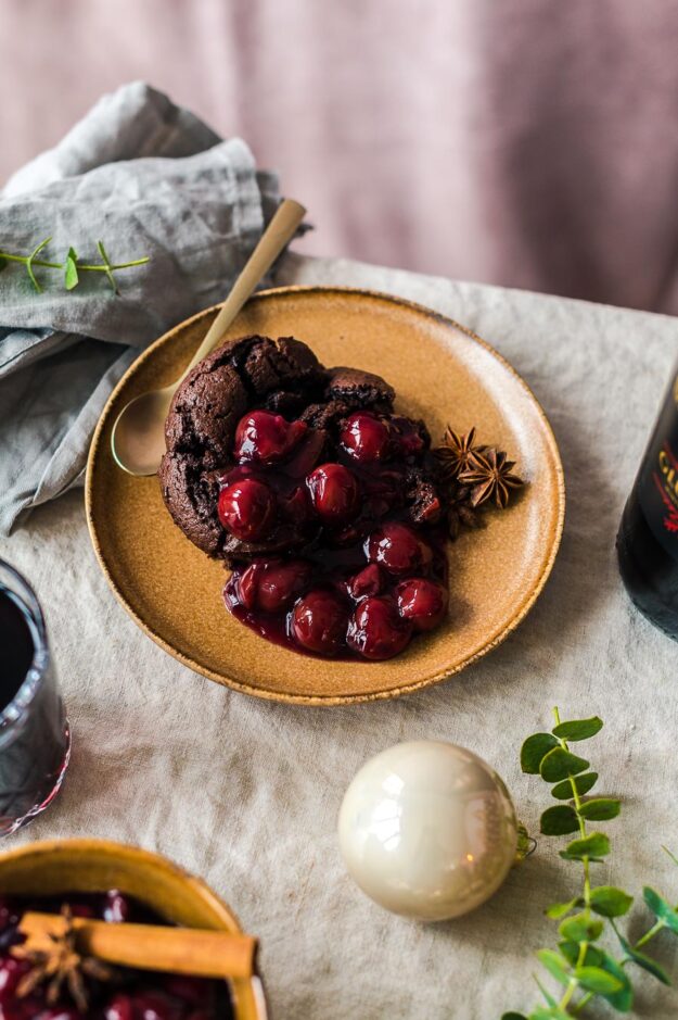 Freixenet Glühwein Schokoladen Souffle mit Glühweinkirschen