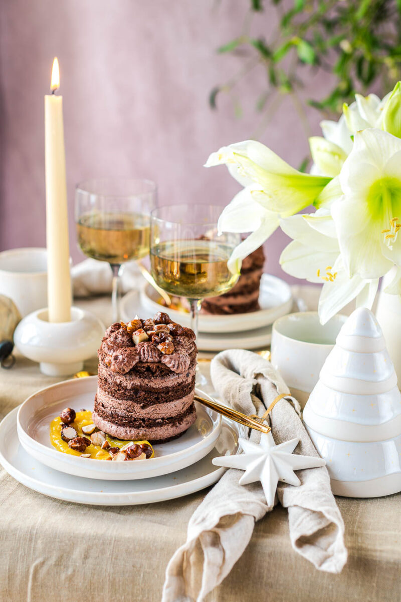 Nuss-Nougat-Törtchen mit Mangofruchtspiegel , Dessert zu Weihnachten ...