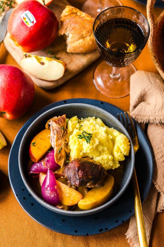 geschmorte Schweineschulter mit Südtiroler Apfel‑2 neu